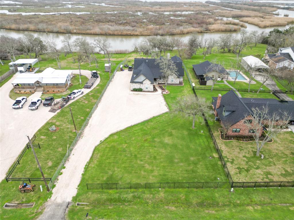8133 N Fm 565 Road