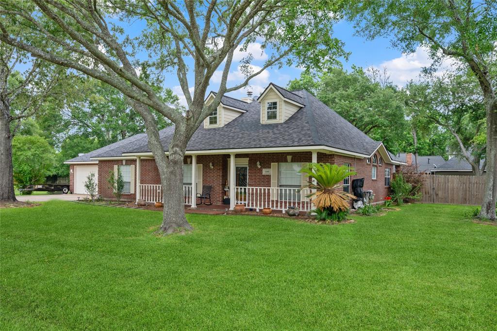 12402 Fisher Drive, Mont Belvieu, Texas image 2