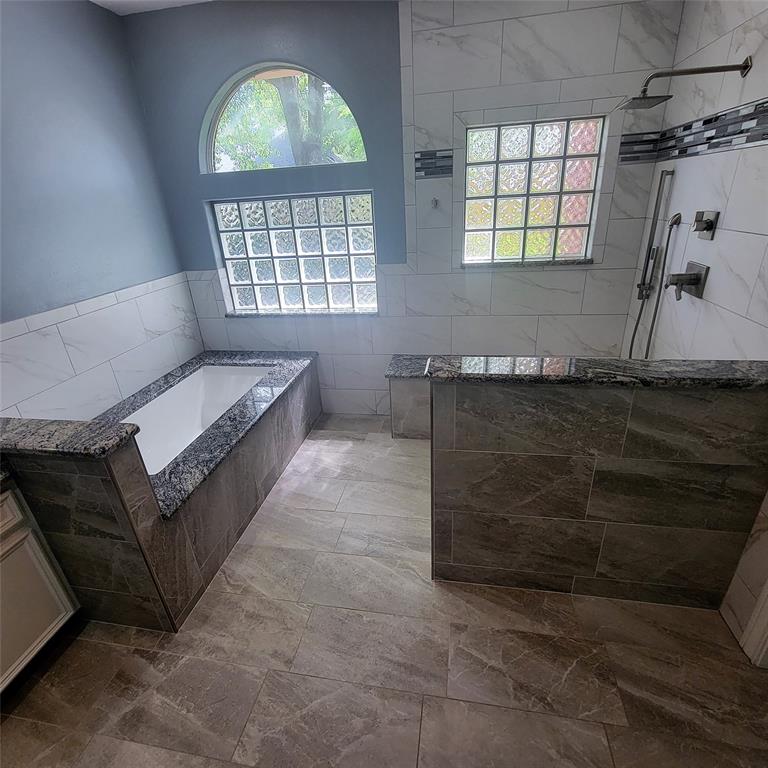 12402 Fisher Drive, Mont Belvieu, Texas image 6