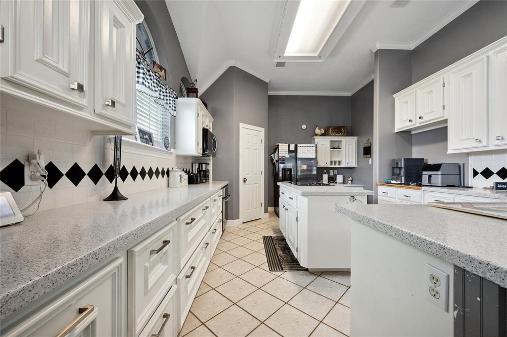 12402 Fisher Drive, Mont Belvieu, Texas image 18