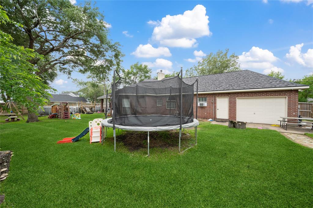 12402 Fisher Drive, Mont Belvieu, Texas image 24