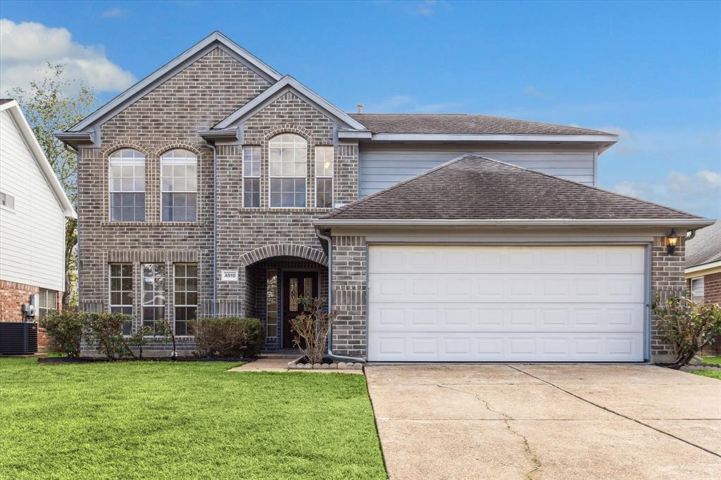 4910 Sterling Crossing, Pearland, Texas image 1