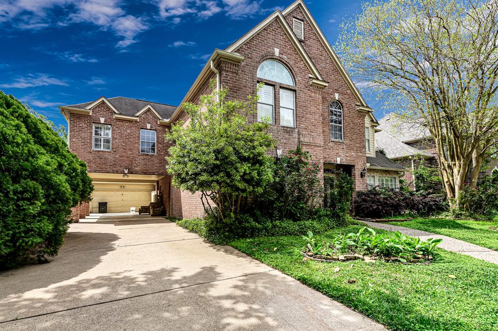 2926 Deer Creek Drive