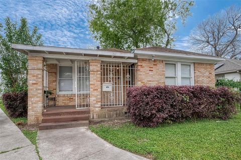 Single Family Residence in Houston TX 5009 Main Street.jpg