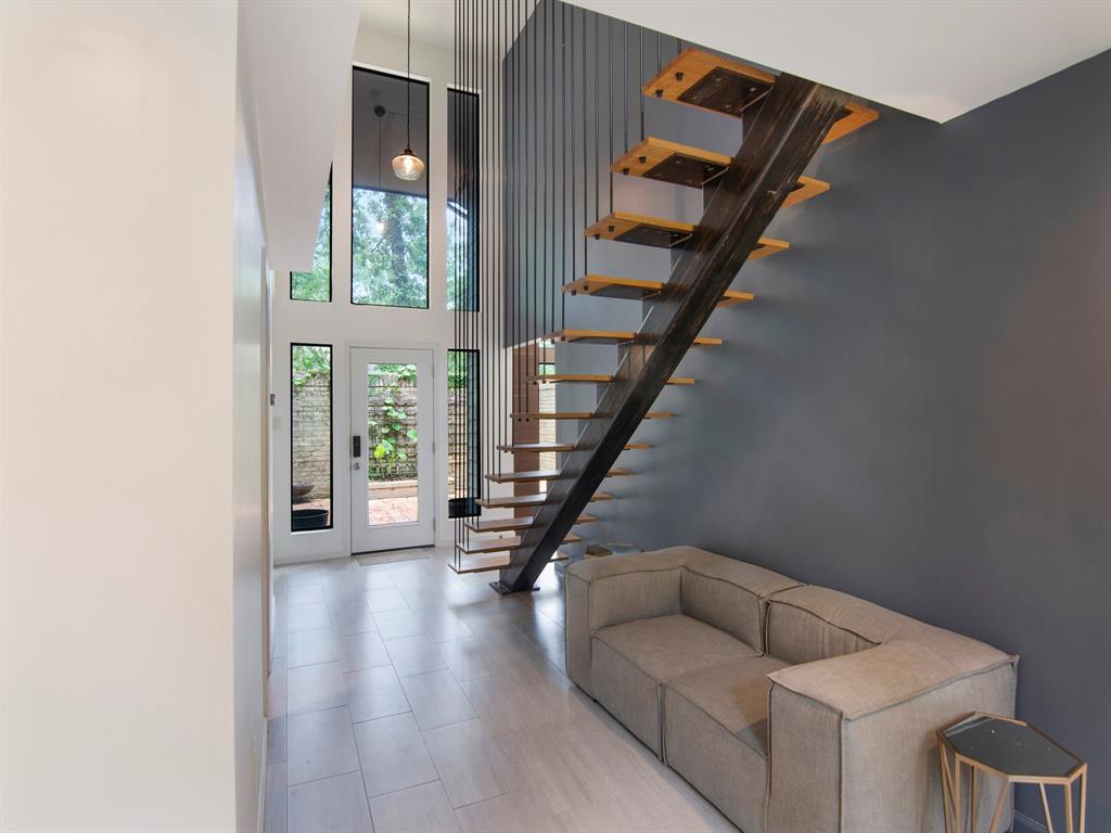 2812 CROSSVINE