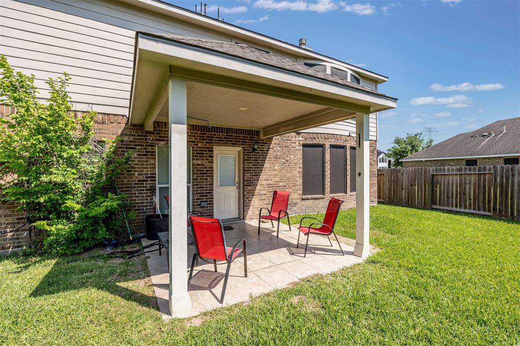 9906 Lynnwood Drive, Baytown, Texas image 38