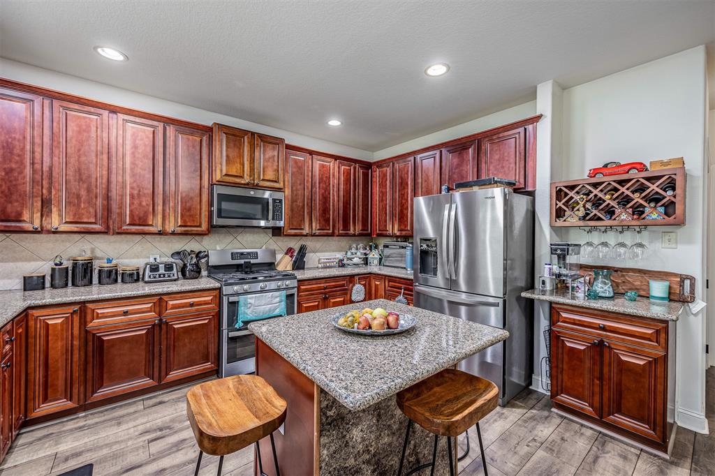 9906 Lynnwood Drive, Baytown, Texas image 17