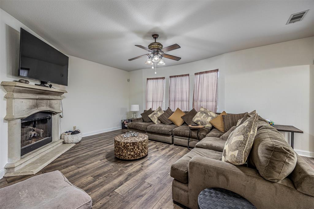 9906 Lynnwood Drive, Baytown, Texas image 12
