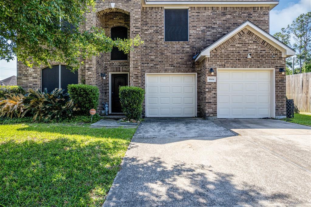 9906 Lynnwood Drive, Baytown, Texas image 2