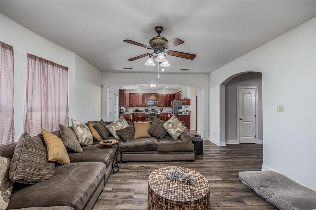9906 Lynnwood Drive, Baytown, Texas image 14