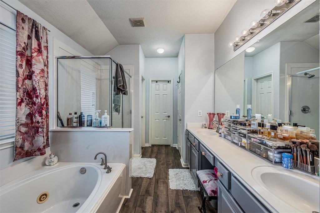 9906 Lynnwood Drive, Baytown, Texas image 25