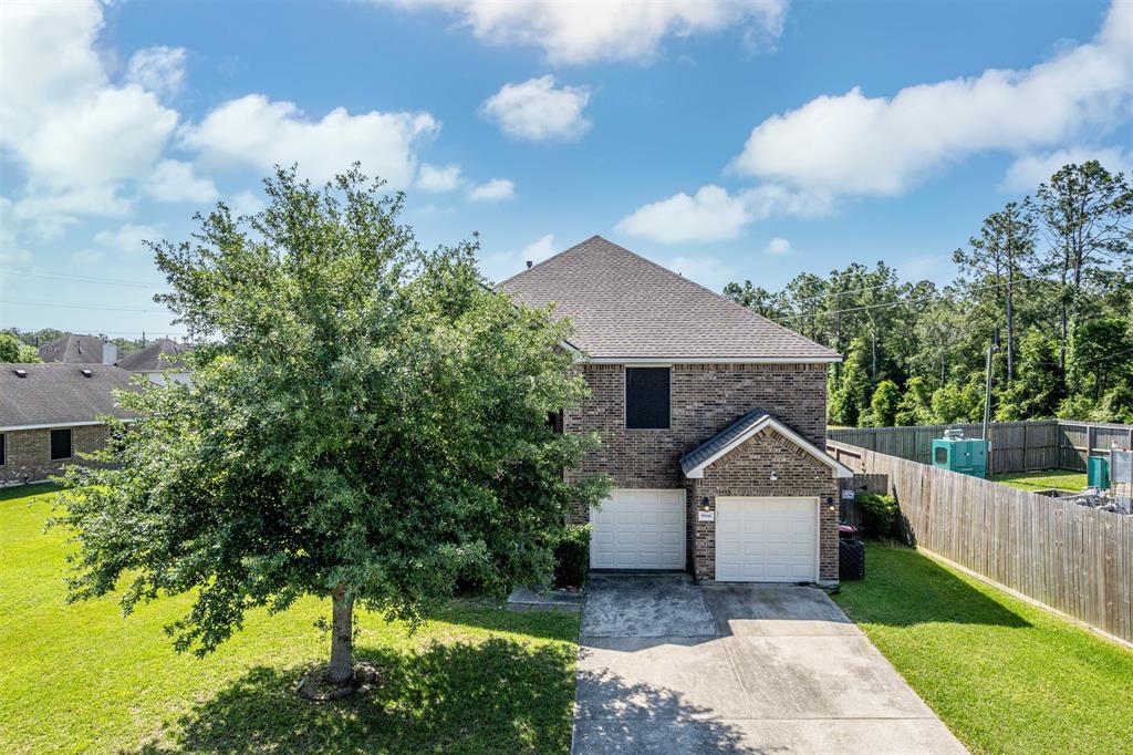 9906 Lynnwood Drive, Baytown, Texas image 4