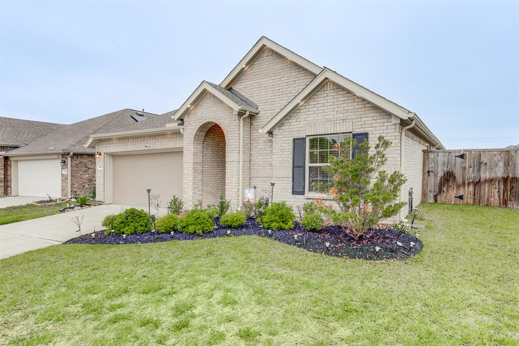 14203 Walworth Creek Court, Rosharon, Texas image 2