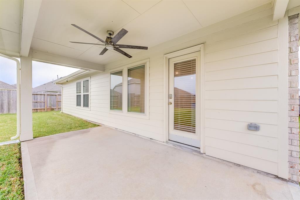 14203 Walworth Creek Court, Rosharon, Texas image 32