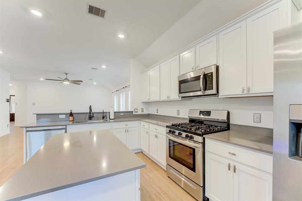 14203 Walworth Creek Court, Rosharon, Texas image 11