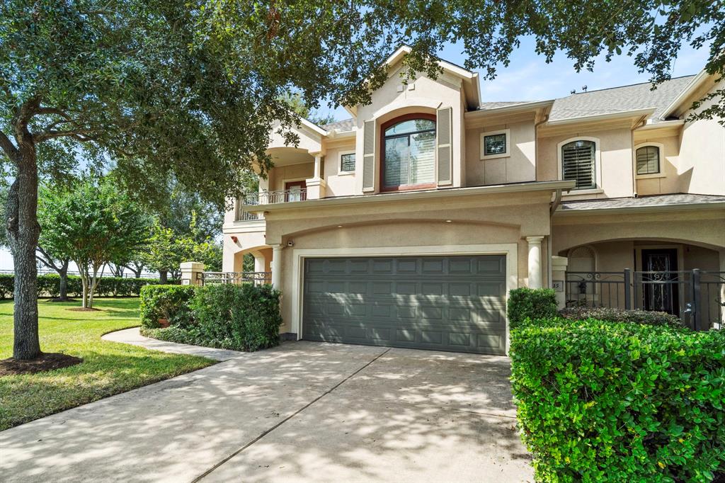 14 Sweetwater Court, Sugar Land, Texas image 5