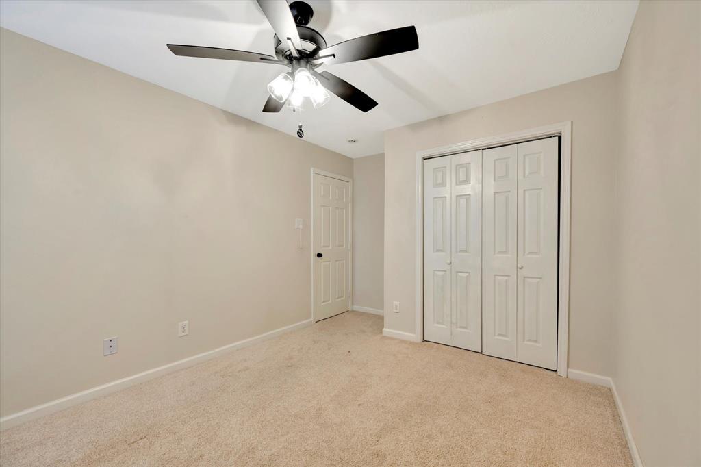 2889 Lost Cove Court, League City, Texas image 37