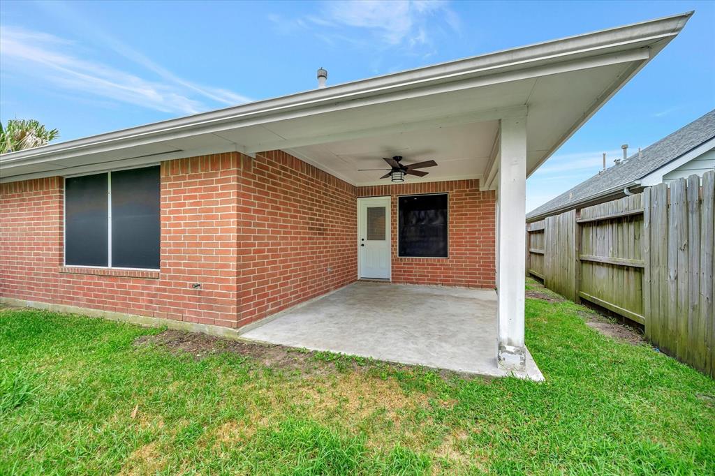 2889 Lost Cove Court, League City, Texas image 39