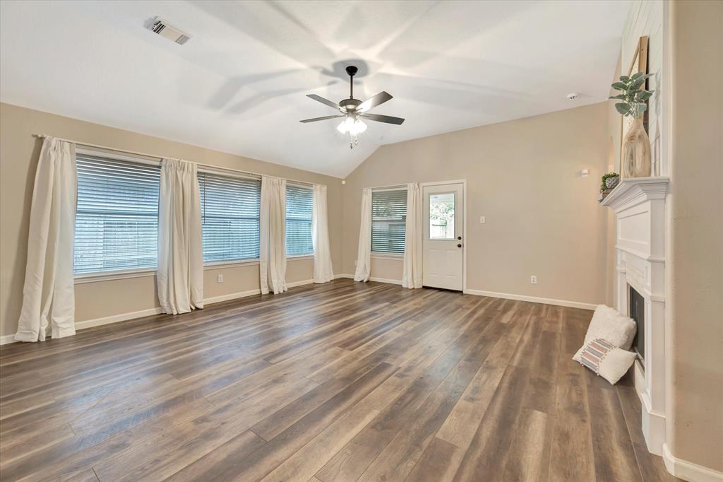 2889 Lost Cove Court, League City, Texas image 11