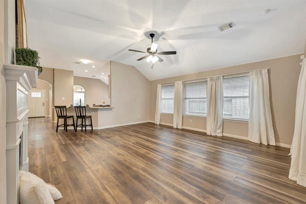 2889 Lost Cove Court, League City, Texas image 14