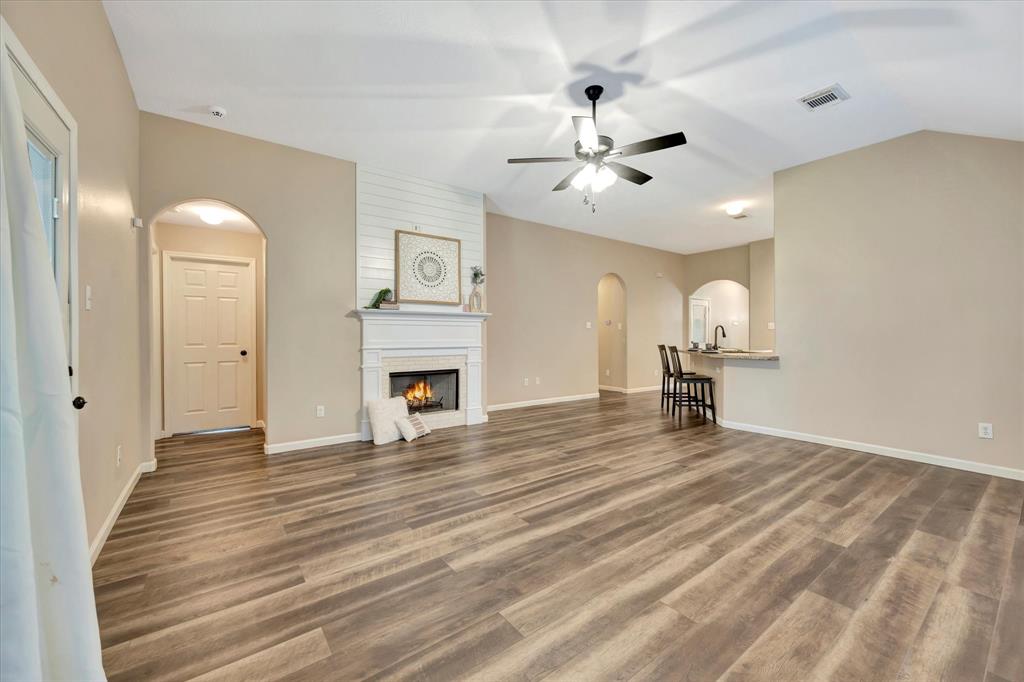 2889 Lost Cove Court, League City, Texas image 13