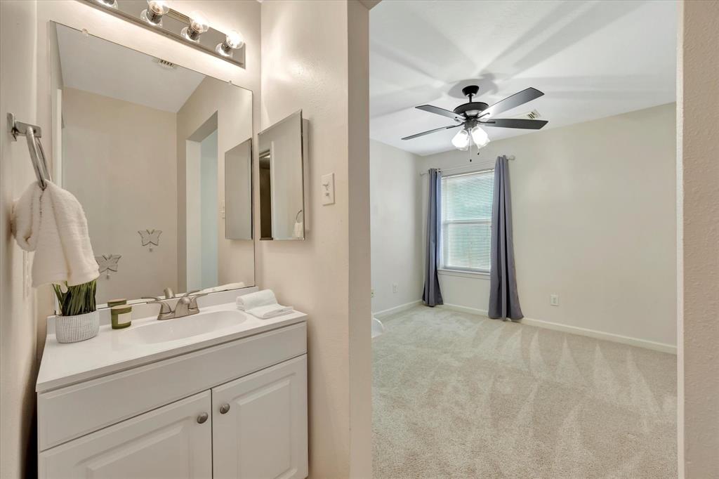 2889 Lost Cove Court, League City, Texas image 31