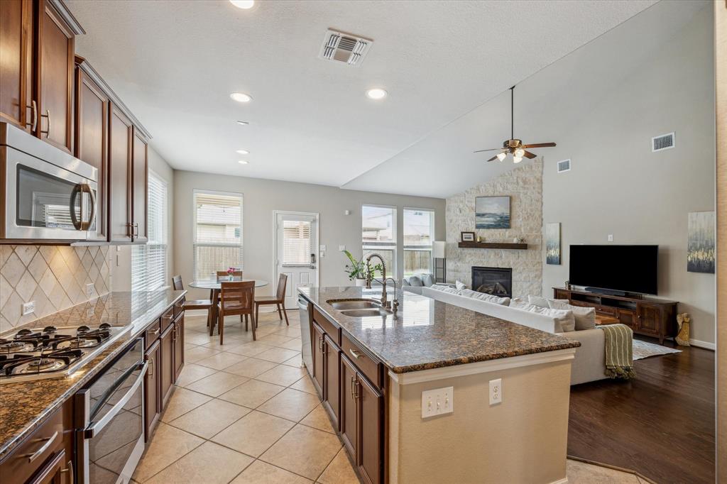 9982 Manor Spring Lane, Brookshire, Texas image 14