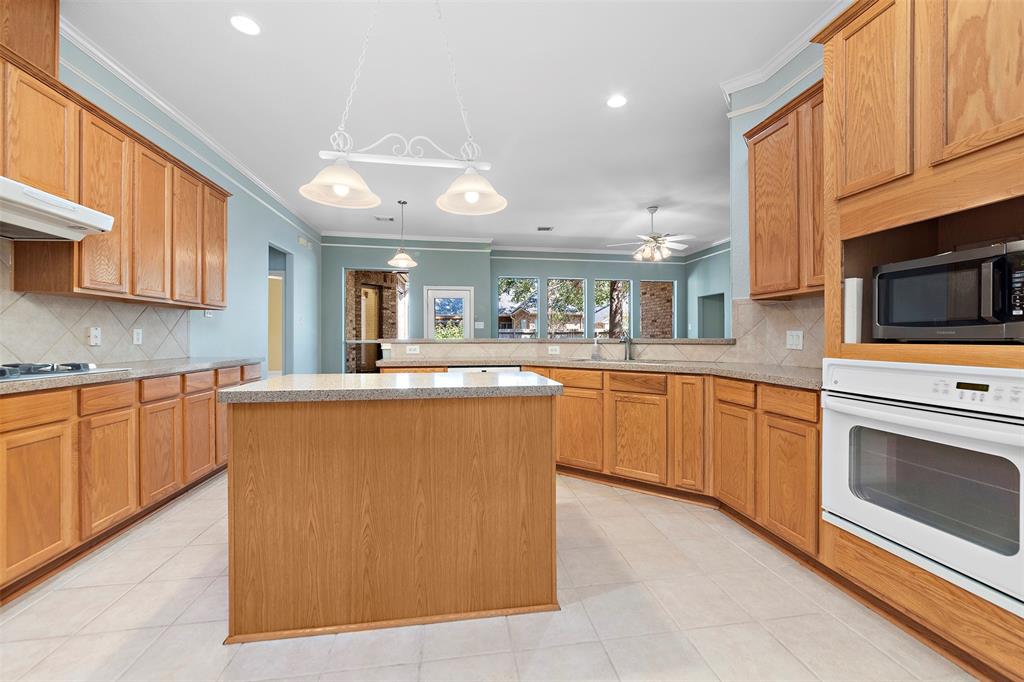 3318 Misty Alcove Court, Kingwood, Texas image 14