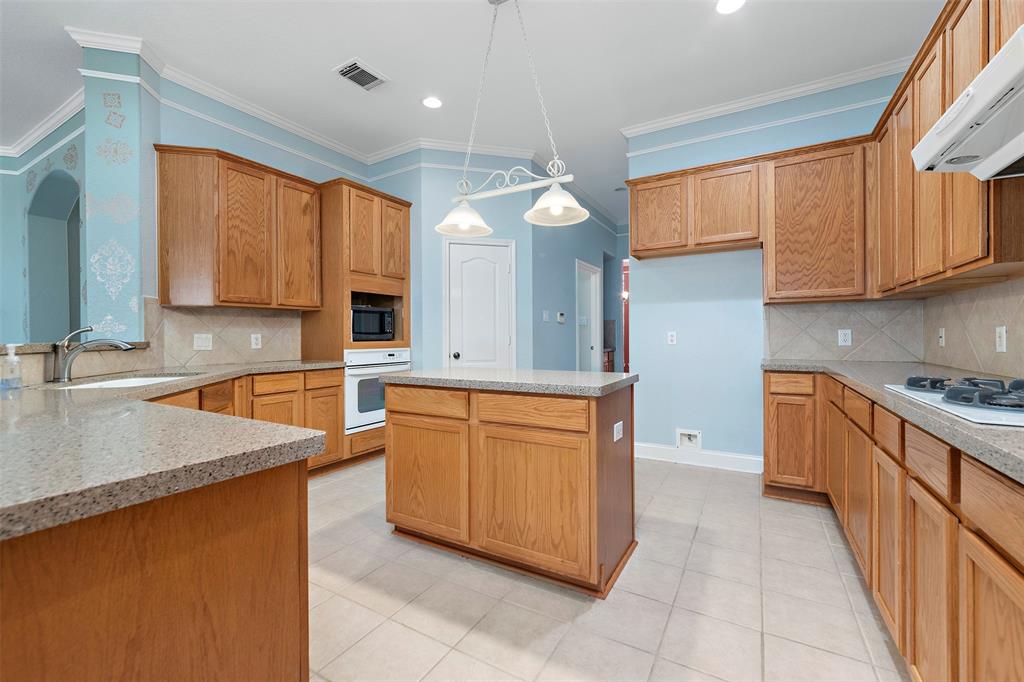3318 Misty Alcove Court, Kingwood, Texas image 13