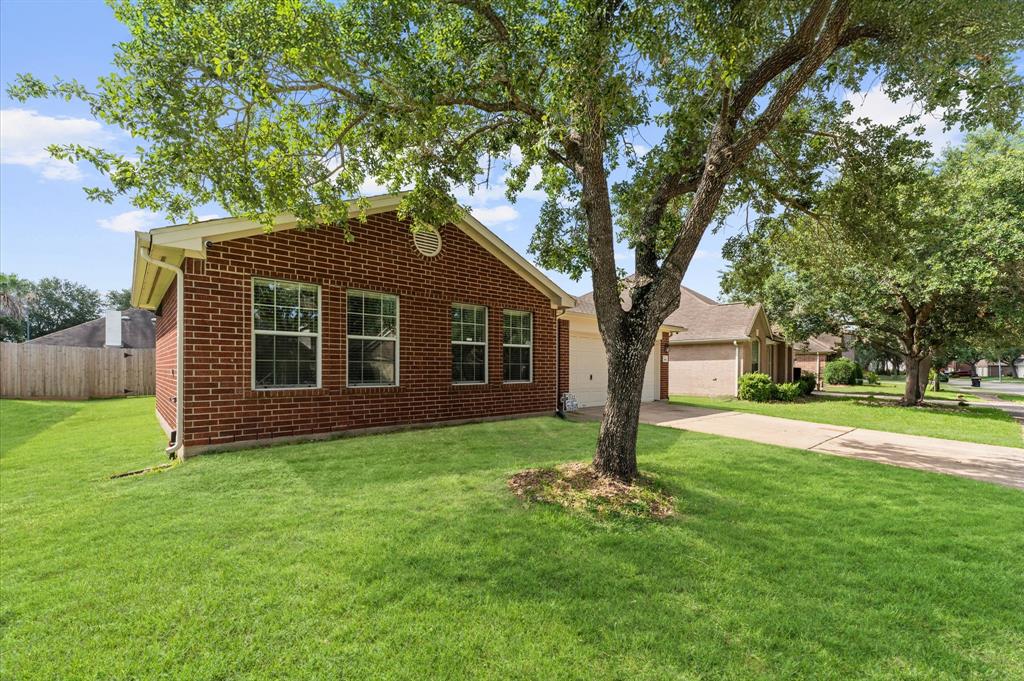 3911 Dogwood Bough Lane, Fresno, Texas image 2