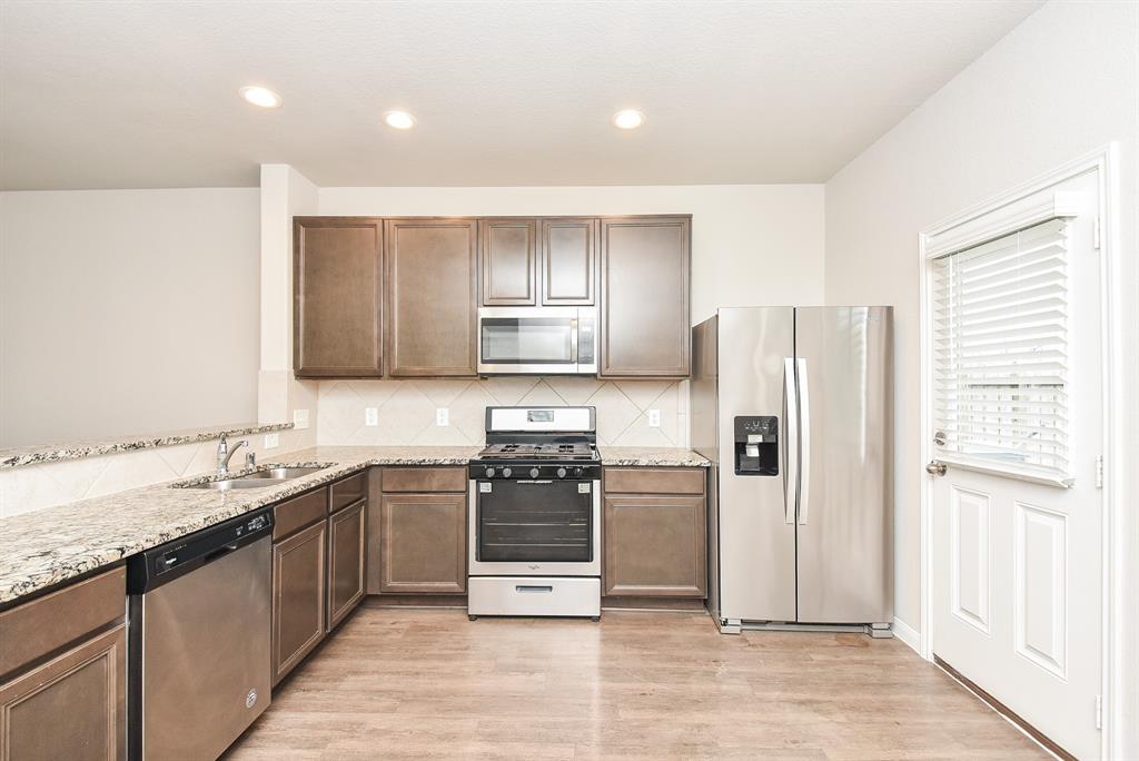 7527 Merrylands Drive, Humble, Texas image 13