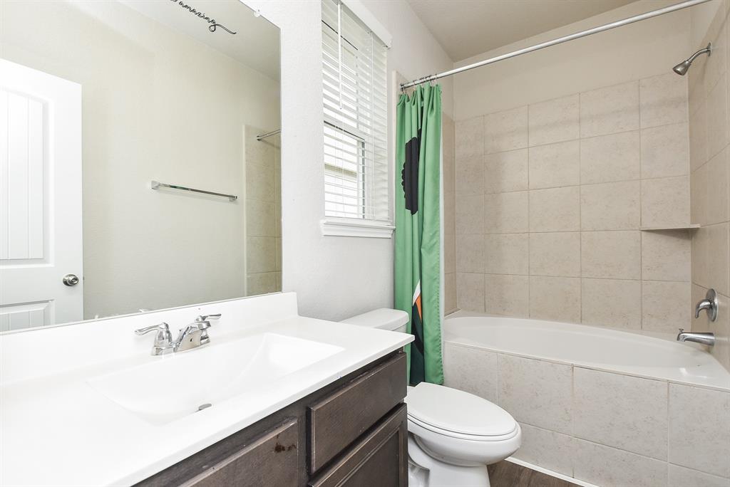 7527 Merrylands Drive, Humble, Texas image 20