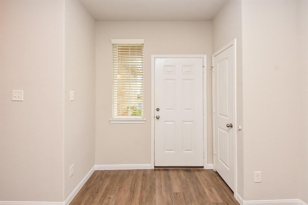 7527 Merrylands Drive, Humble, Texas image 6