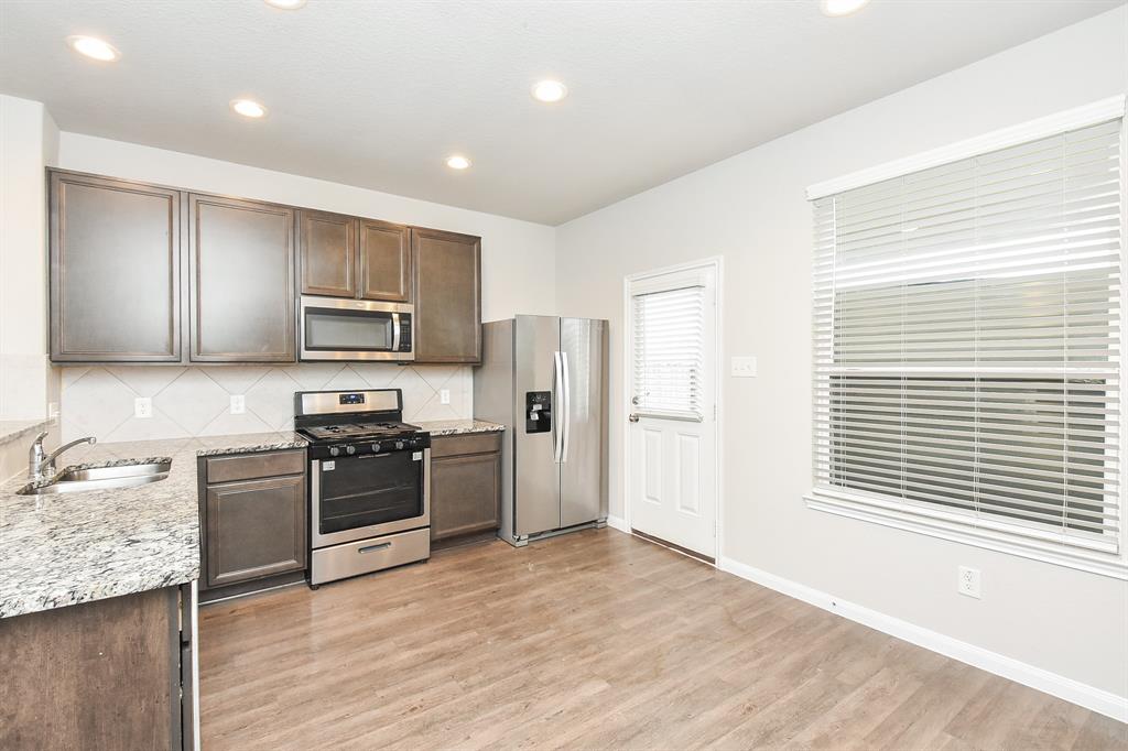 7527 Merrylands Drive, Humble, Texas image 12