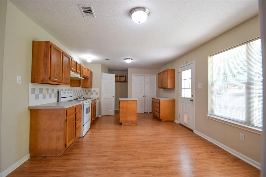 12745 Lake Conroe Hills Drive, Willis, Texas image 12