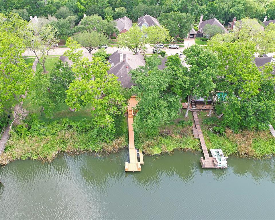 4246 Lakeshore Forest Drive, Missouri City, Texas image 8