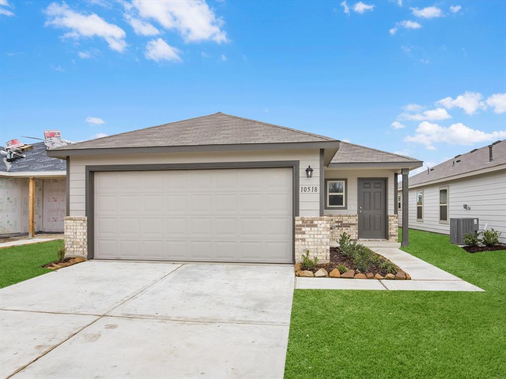 10803 Bird Of Paradise Ln, Houston, Texas image 1