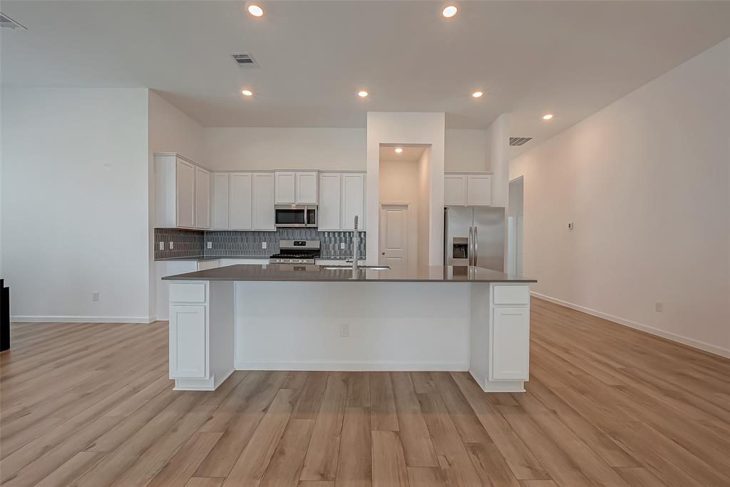 9507 Meghan Heights Drive, Baytown, Texas image 16
