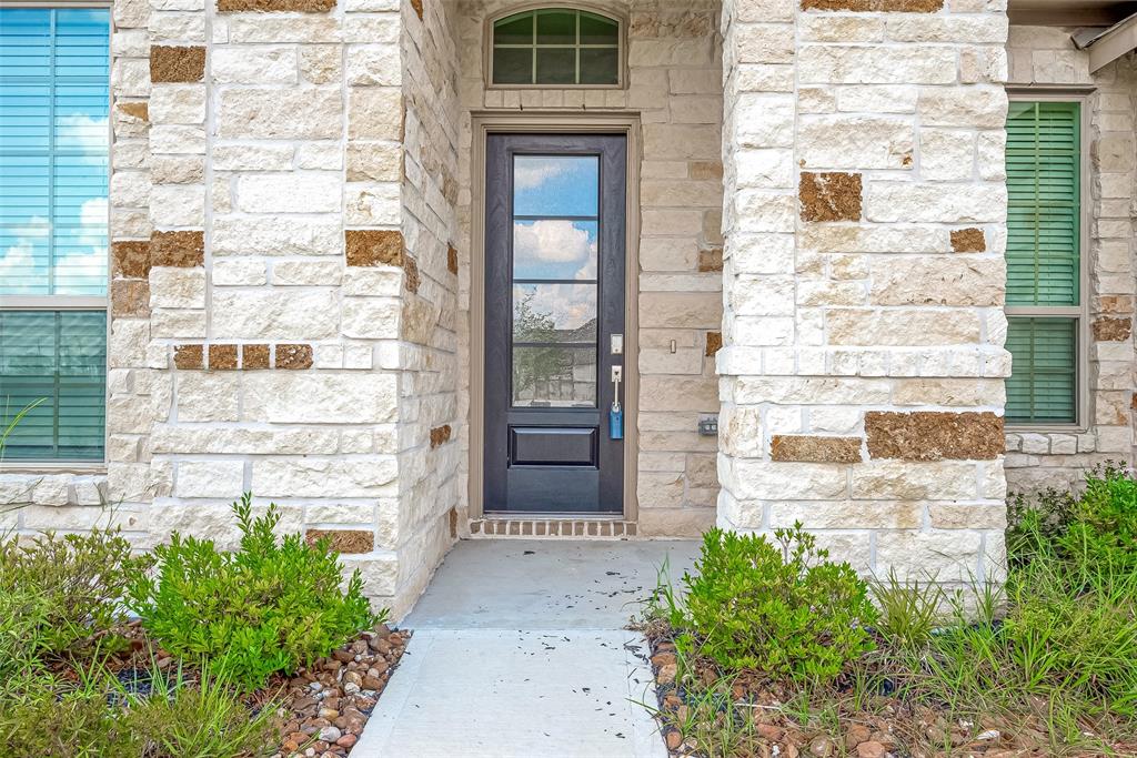 9507 Meghan Heights Drive, Baytown, Texas image 2
