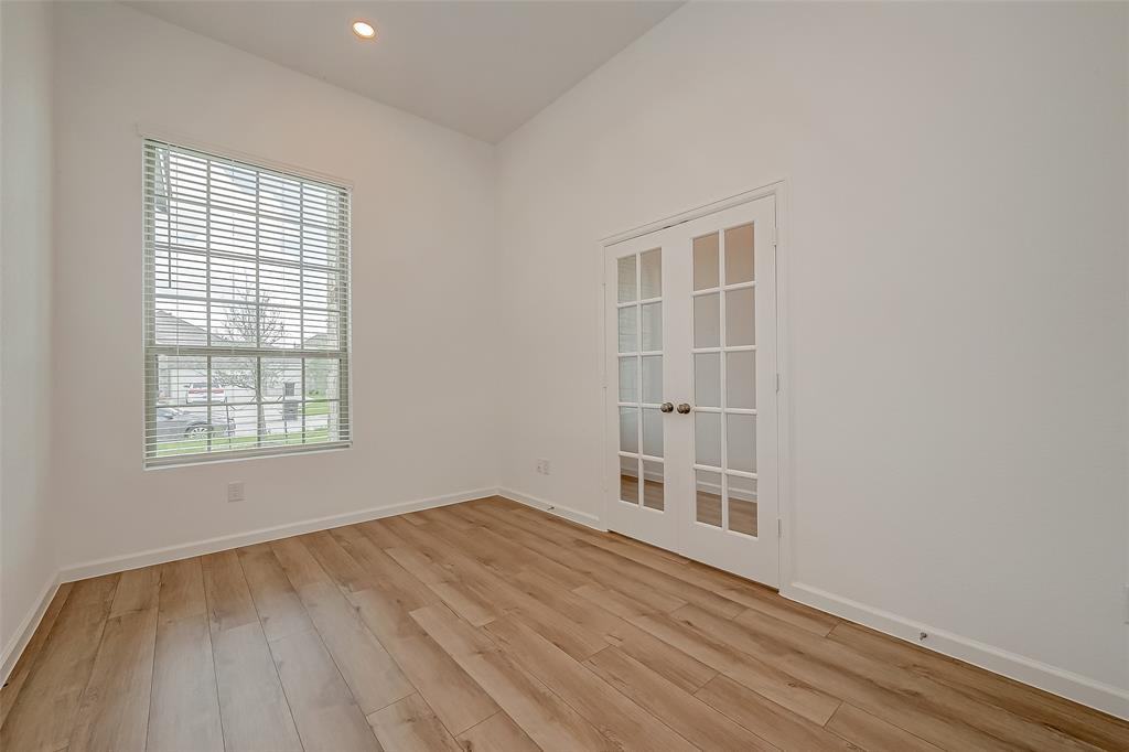 9507 Meghan Heights Drive, Baytown, Texas image 5
