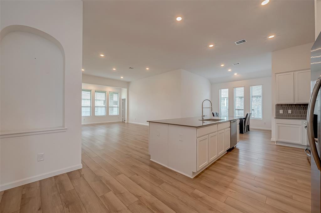 9507 Meghan Heights Drive, Baytown, Texas image 7