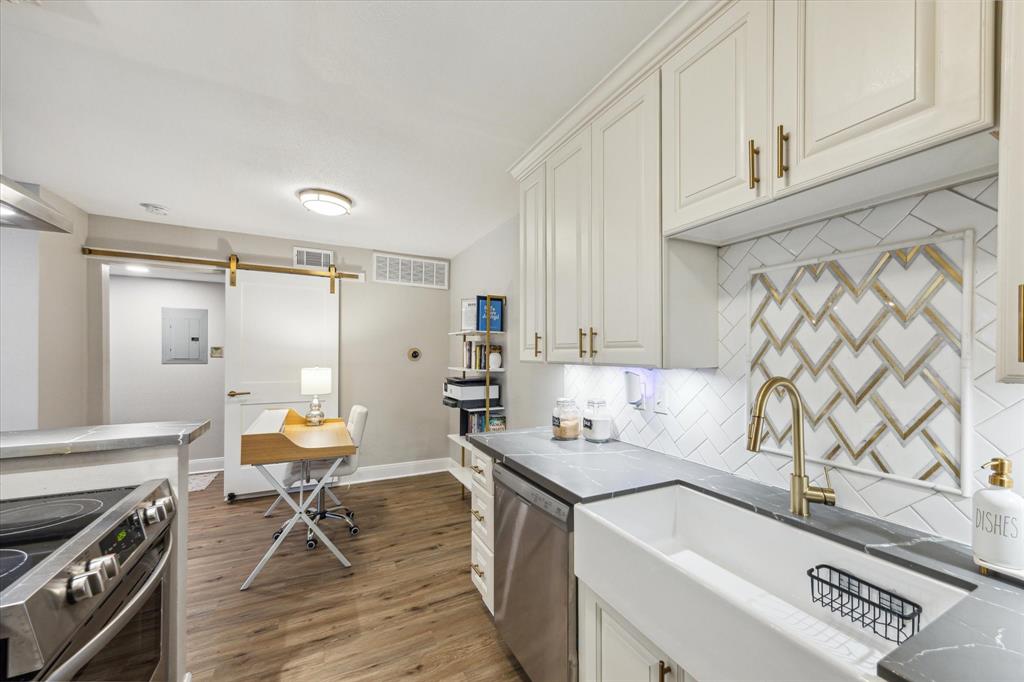 2250 Bering Drive #3, Houston, Texas image 7