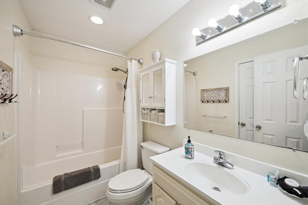 4003 Reeves Drive, Galveston, Texas image 14