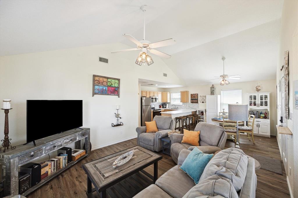 4003 Reeves Drive, Galveston, Texas image 8