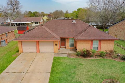 A home in Lake Jackson