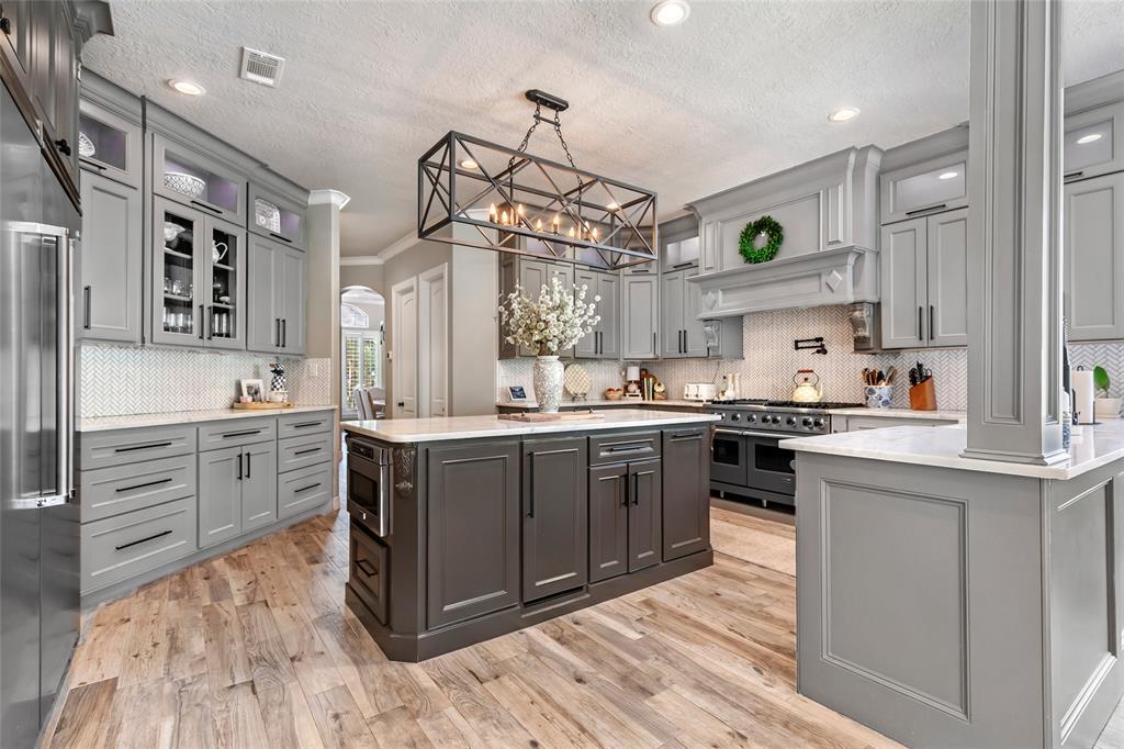 11 Turtle Cove Court, Kingwood, Texas image 16