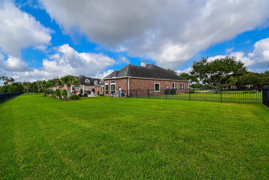9110 Royal Crest Lane, Richmond, Texas image 45
