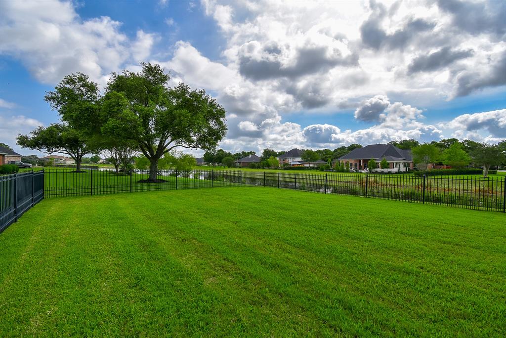 9110 Royal Crest Lane, Richmond, Texas image 47