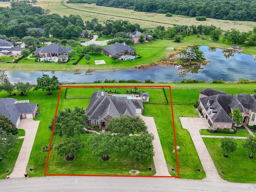 9110 Royal Crest Lane, Richmond, Texas image 1