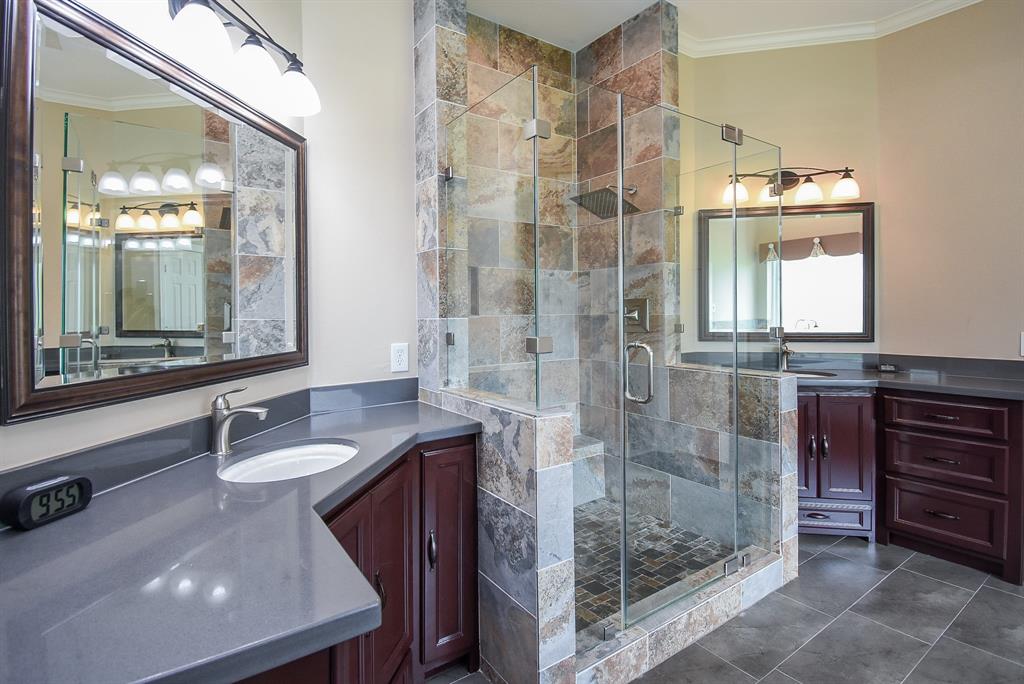9110 Royal Crest Lane, Richmond, Texas image 35